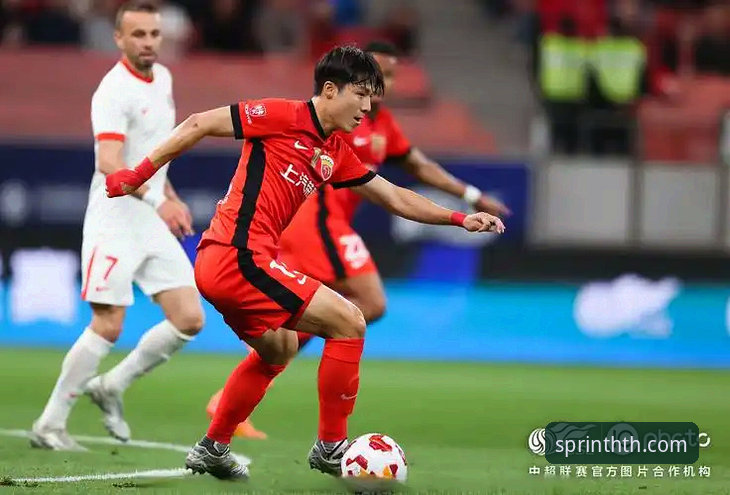 青岛海牛3-1力克上海海港：13年等待终迎复仇之战详解